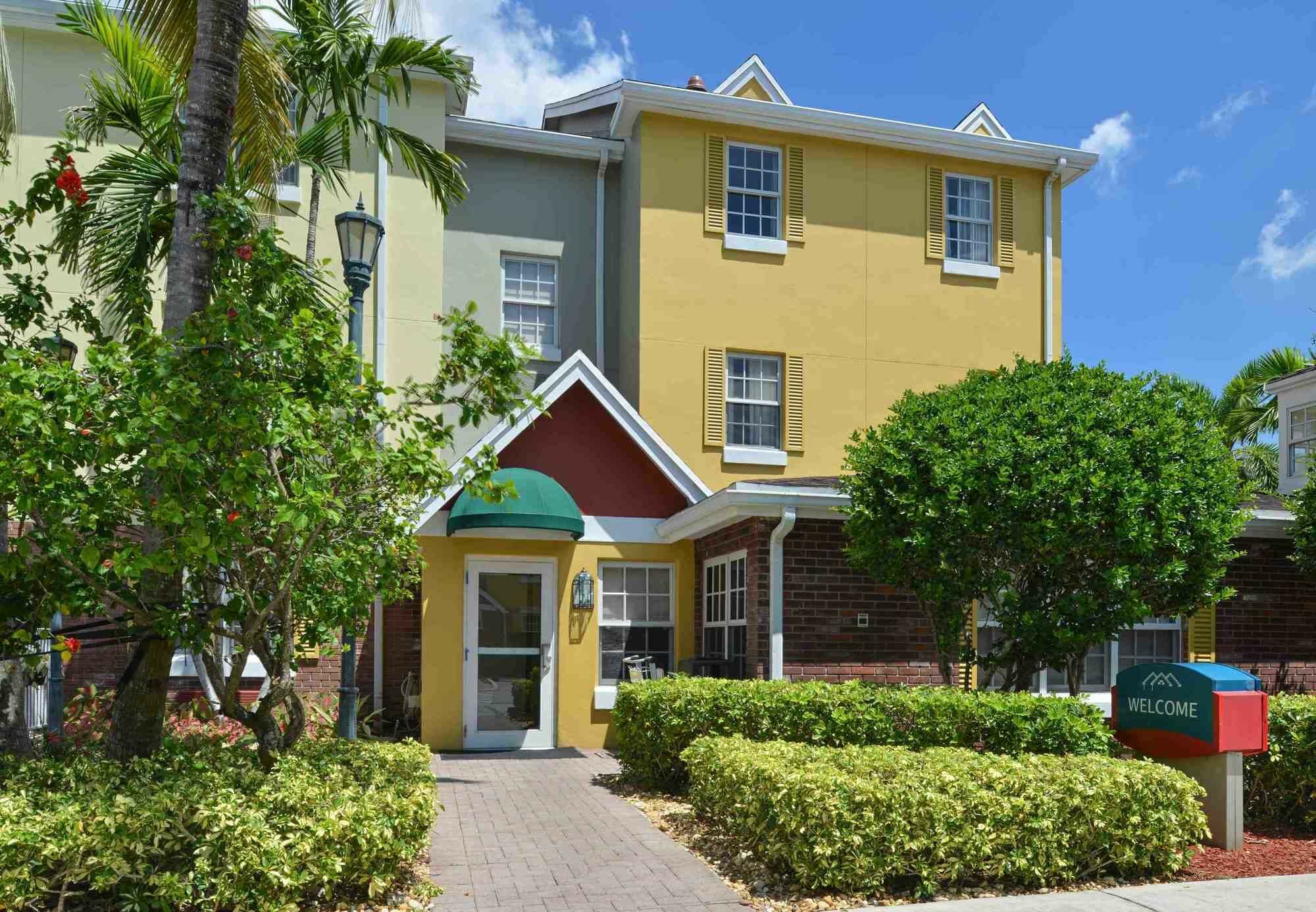 Candlewood Suites Miami Lakes By Ihg Dış mekan fotoğraf